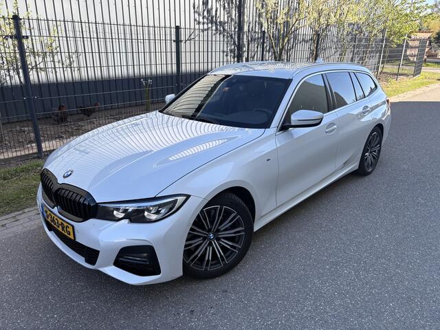 BMW 3-SERIE Touring 330i xDrive High Executive / AUTOMAAT / M-PAKKET / LEER / NAVI / CRUISE / 119dkm!