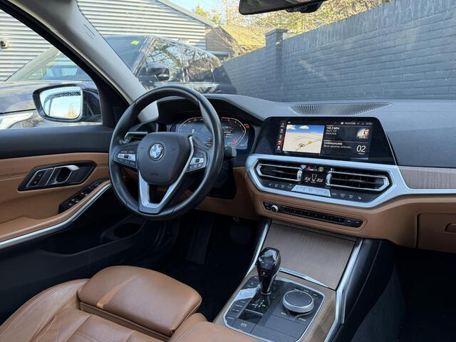 BMW 3-SERIE 320i High Executive | Panoramadak | Camera | Lederen Bekleding | Stoelverwarming | Sportstoelen |