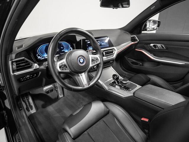 BMW 3-SERIE Touring 330e xDrive High Executive Pano Laser Trekhaak