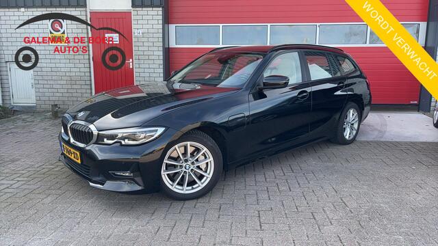 BMW 3-SERIE Touring 330e Business Edition Plus SPORTSTOELEN / FULL LED / SOH 89% / CARPLAY / DAB+ / CREME LEDER / STOELVERW / ELEK KOFFERKLEP / NL-AUTO