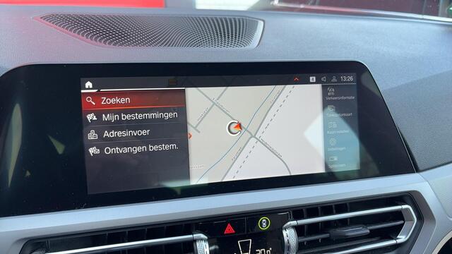 BMW 3-SERIE Touring 330e Business Edition Plus SPORTSTOELEN / FULL LED / SOH 89% / CARPLAY / DAB+ / CREME LEDER / STOELVERW / ELEK KOFFERKLEP / NL-AUTO