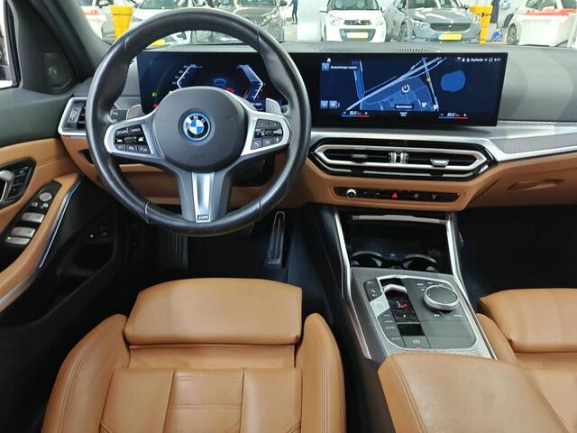 BMW 3-SERIE Touring 330e M-Sport Laser Leer-Vernasca Harman-Kardon Elekt.-Trekhaak Adaptive-Cruise