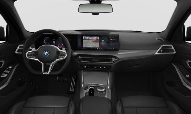 BMW 3-SERIE 330e Sedan | M Sportpakket Pro | Comfort Pack | Trekhaak |