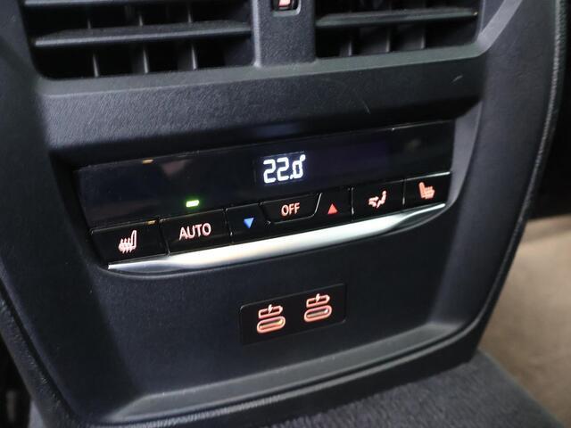 BMW 3-SERIE Touring 330e | M-Pakket | Shadow Line | LED | Panoramadak | Sportstoelen | Stoelverwarming V+ A | 360 Camera | DAB | Adaptieve Cruise Control | Sfeerverlichting | Harman/Kardon | Ele. kofferdeksel |