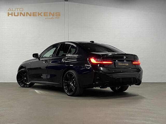 BMW 3-SERIE 330e M-pakket | Adapt. cruise | Open dak | Trekhaak | Head-up | Stoelverwarming | Sfeerverlichting | Carplay | Leder