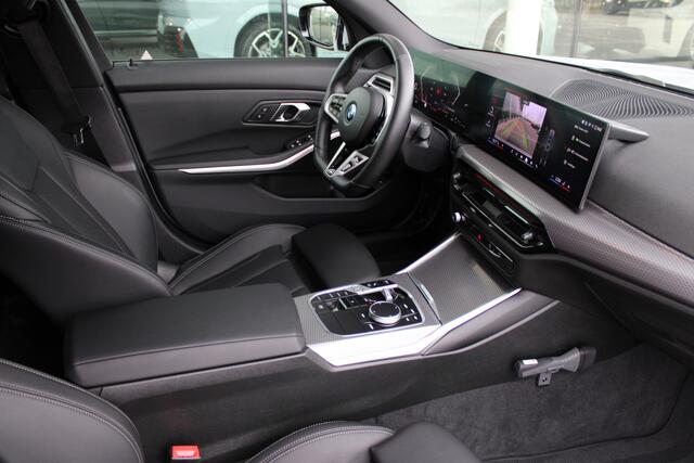 BMW 3-SERIE 330e M Sport Automaat / Trekhaak / Sportstoelen / Comfort Access / Achteruitrijcamera / Cruise Control / Ambiance verlichting
