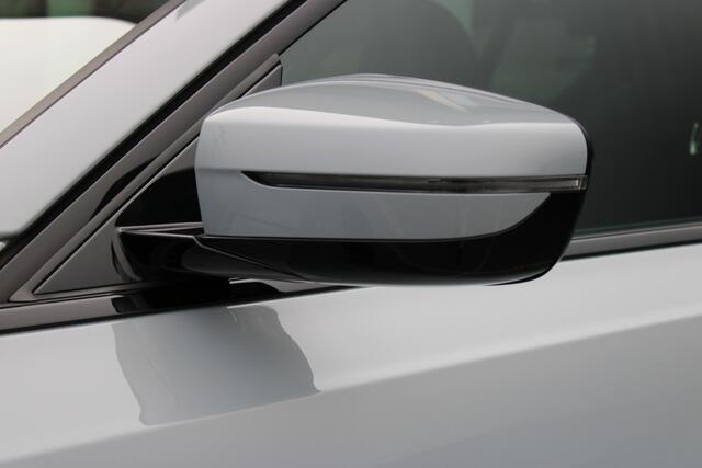 BMW 3-SERIE 330e M Sport Automaat / Trekhaak / Sportstoelen / Comfort Access / Achteruitrijcamera / Cruise Control / Ambiance verlichting