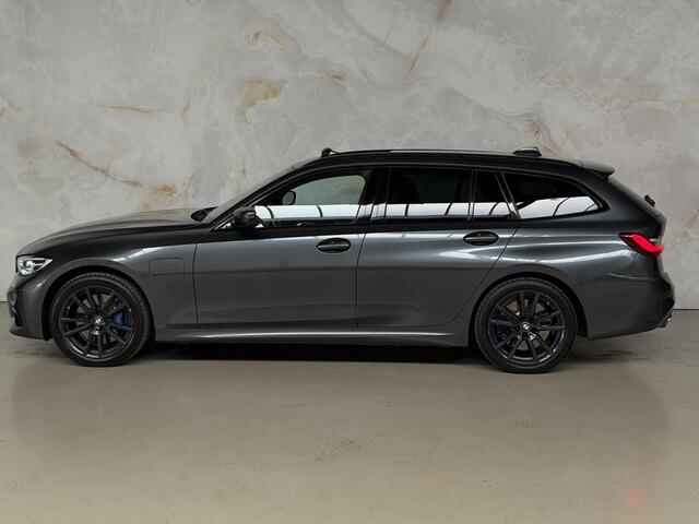 BMW 3-SERIE Touring 330e M-Pakket / Pano /