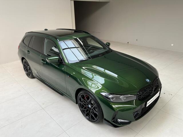 BMW 3-SERIE Touring 330e M-Sport Pro| M-Performance Parts | 20" | Special Request | Panorama | Anglesey Green Individual