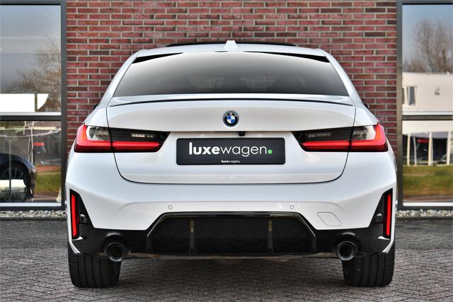 BMW 3-SERIE 330e xDrive M-Sport Pro Pano M-zetels ACC HUD 19inch El-klep
