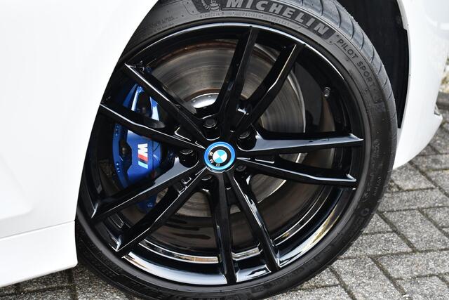 BMW 3-SERIE 330e xDrive M-Sport Pro Pano M-zetels ACC HUD 19inch El-klep