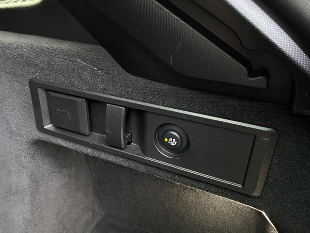 BMW 3-SERIE Touring 320e / M-pakket / Stuur + stoelverwarming / Elek Trekhaak