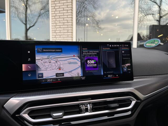 BMW 3-SERIE Touring 320e M-Sport Pro Pano Trekhaak Leder Elc Stoelen