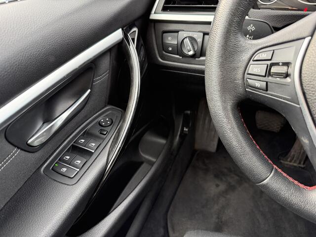 BMW 3-SERIE 318i Executive Aut., Sport-line | Navi | NL auto