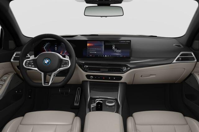 BMW 3-SERIE Touring 330e M Sport Edition | M Sportpakket Pro | Innovation Pack | Comfort Pack | Trekhaak