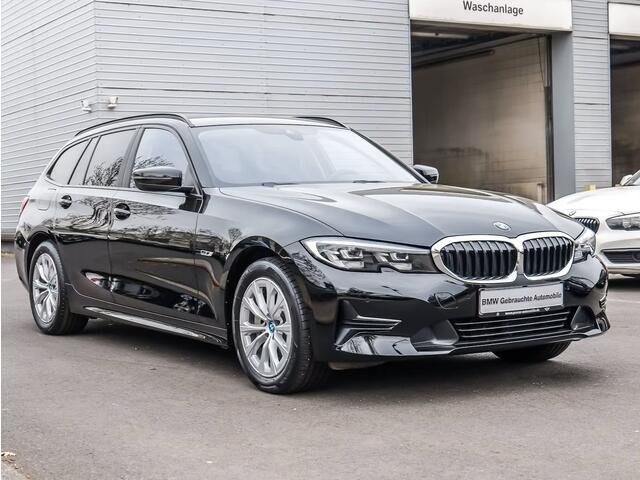BMW 3-SERIE Touring 330e (215kW / 292pk) ** LED, HALF LEDER, TREKH, SHADOW-LINE, PRIVACY, HiFi ** 1e EIG - UNFALLFREI ** ** INFORMEER OOK NAAR ONZE AANTREKKELIJKE FINANCIAL-LEASE TARIEVEN **
