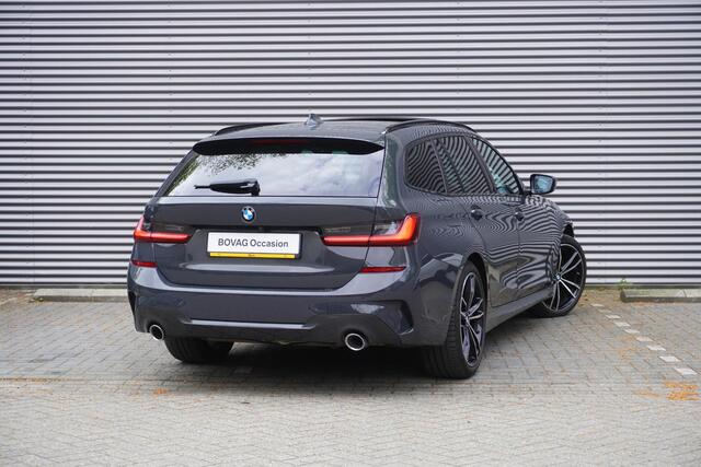 BMW 3-SERIE Touring 330e xDrive 19 inch LM M Dubbelspaak | Trekhaak met elektrisch wegklapbare kogel | Comfort Access | Achteruitrijcamera | BMW Laserlight | BMW Head-Up Display