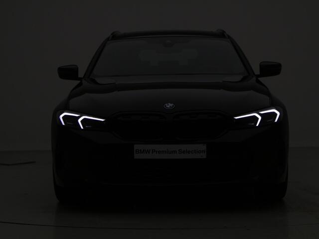 BMW 3-SERIE Touring 330e M-Sport Pro | Panorama | 20" Styling 795M | Hifi | Camera | Stoelverwarming |