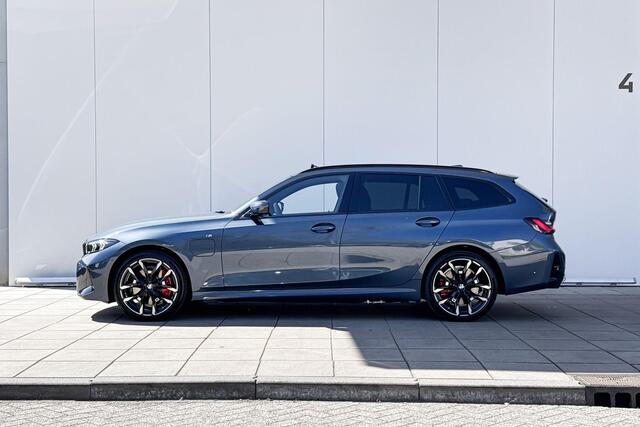 BMW 3-SERIE Touring 330e Trekhaak Elektrisch / Schuifdak / Hifi Audio / Getinte Ramen / M-Sport Pro / 19"