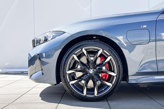 BMW 3-SERIE Touring 330e Trekhaak Elektrisch / Schuifdak / Hifi Audio / Getinte Ramen / M-Sport Pro / 19"