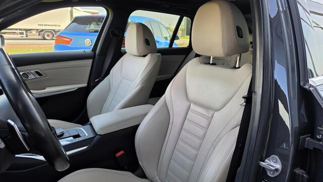 BMW 3-SERIE Touring 330e xDrive High Executive | Pano | Dravitgrau | Leder | ACC | HUD | Laser | DOH | Driving Assistant Professional | Bomvol!