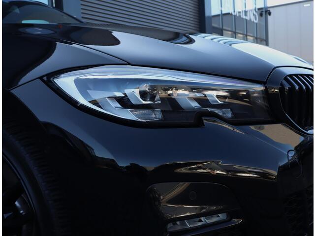 BMW 3-SERIE Touring 330e xDrive M Sport | Panoramadak | Adaptief M onderstel | H+K | 360 | Leer
