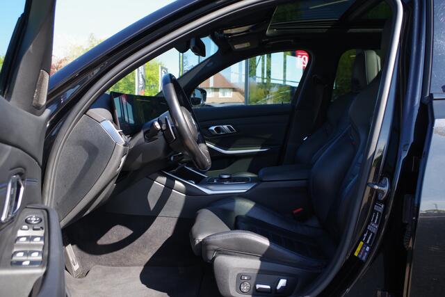 BMW 3-SERIE Touring 330e High Executive M-Sport 293 PK PHEV, Panoramadak, M-Kuipstoelen, Adap. Cruise Control