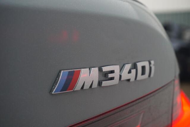 BMW 3-SERIE Sedan M340i xDrive 19'' / Harman Kardon / Schuif-/kanteldak / Elektrisch verstelbare stoelen