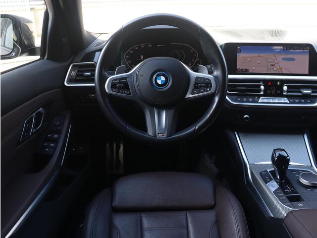 BMW 3-SERIE Touring 330e | High Executive | M Sportpakket | Laserlight | Getint Glas | Verwarmbare Voorstoelen | Hi-Fi | Apple Carplay | 19'' LMV