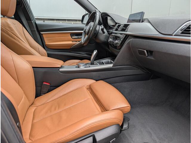 BMW 3-SERIE Touring 318i M Sport Corporate Lease | Panorama | Congnac Leder | Org NL | LED| APK &OH Nieuw