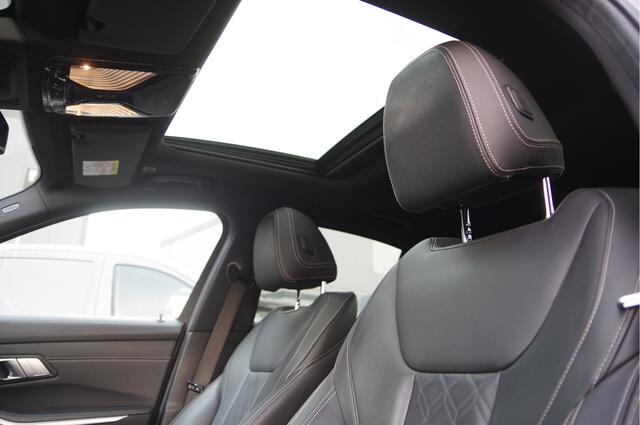 BMW 3-SERIE 330e M-SPORT SCHUIFDAK, INDIVIDUAL LEDER, LASER, HUD, HARMAN/KARDON, ADAPT. CRUISE, SPORTSTOELEN, DRAVIT GRAU