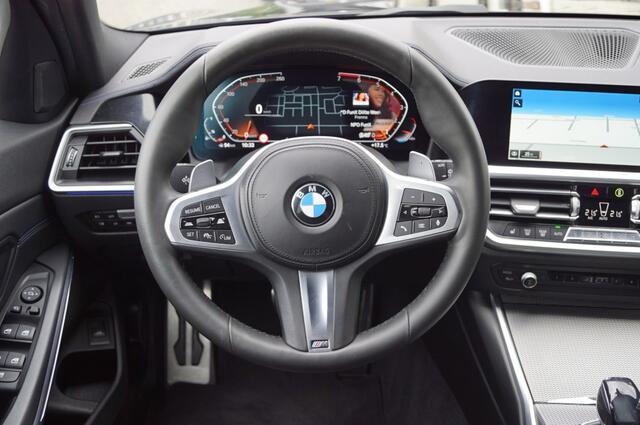 BMW 3-SERIE 330I M pakket (258pk) NL Auto Leer/Trekhaak/HIFI/LED/19inch