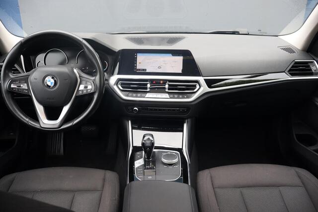 BMW 3-SERIE Touring 320d | Panoramadak | Elek trekhaak | Stoelverwarming | Cruise control