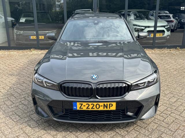 BMW 3-SERIE Touring 320e M-Pakket*LED-Matrix*Trekhaak*Eerste eigenaar*Origineel NL*
