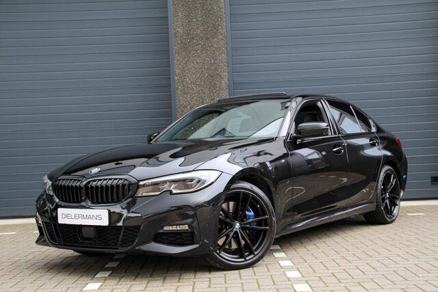 BMW 3-SERIE 320e M sport plus | Vol in de opties | Pano | M leder | Laserlight | 2022 | NL Auto | BTW