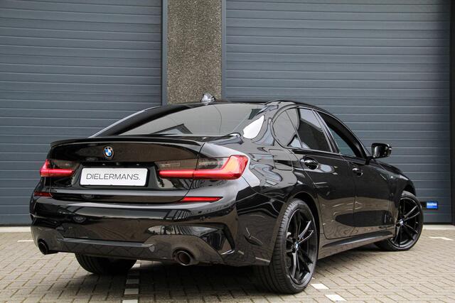 BMW 3-SERIE 320e M sport plus | Vol in de opties | Pano | M leder | Laserlight | 2022 | NL Auto | BTW