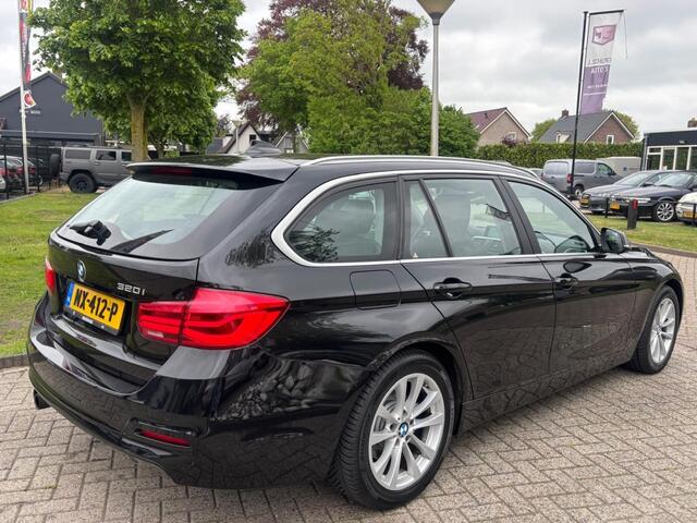 BMW 3-SERIE Touring 320i High Executive Automaat 2017 Zwart Leder