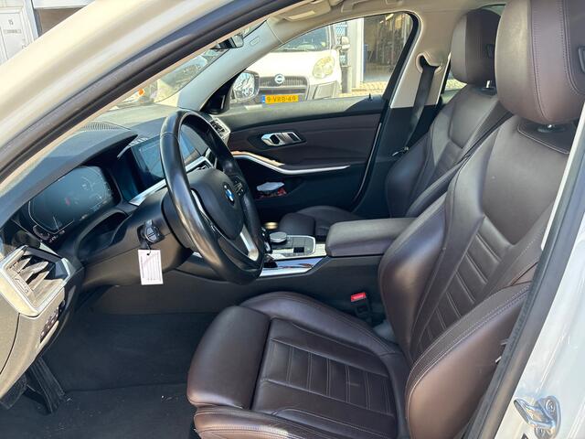 BMW 3-SERIE 330e eDrive Edition | Stoelverwarming | Navigatie | Apple Carplay | Parkeersensoren | Keyless | Cruise Control | LED | Leer | Trekhaak | Climate Control |