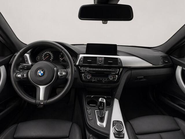 BMW 3-SERIE Touring 318i M Sport| CruiseControl|Schuifdak|Navi|Camera|ParkAssist|