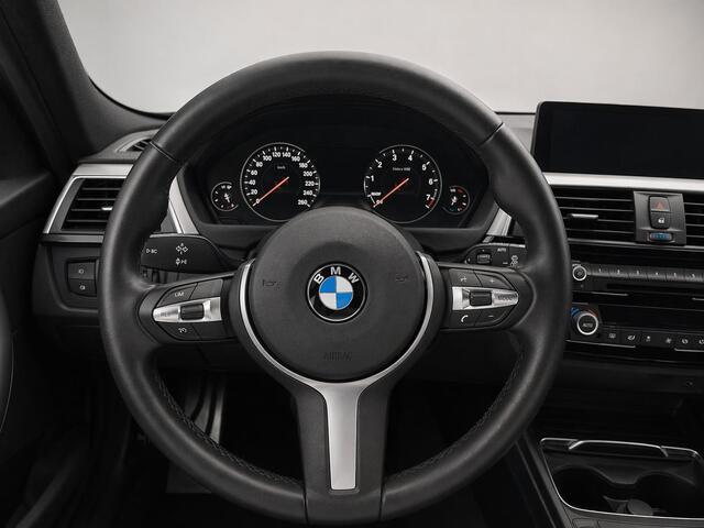 BMW 3-SERIE Touring 318i M Sport| CruiseControl|Schuifdak|Navi|Camera|ParkAssist|