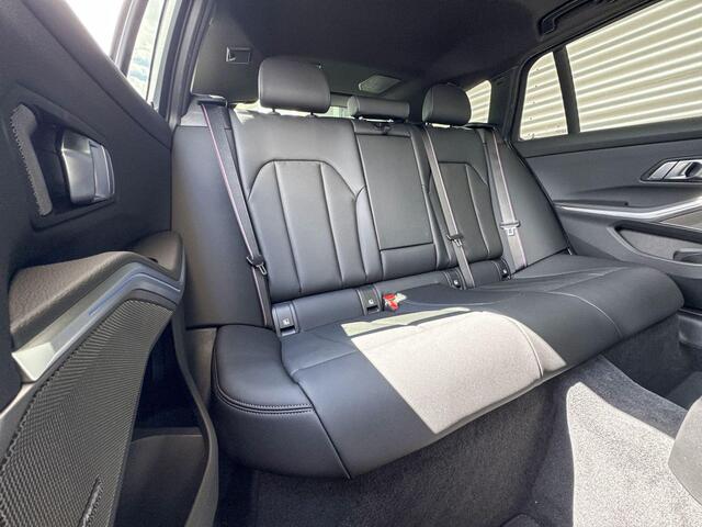 BMW 3-SERIE Touring 330e