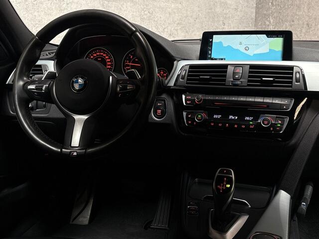 BMW 3-SERIE 320i M Sport High Executive 184Pk Automaat (GROOT NAVI, M PAKKET, LEDER, STOELVERWARMING, SPORTSTOELEN, PARKEERSENSOREN, GETINT GLAS, SPORT AUTOMAAT, NIEUWSTAAT)