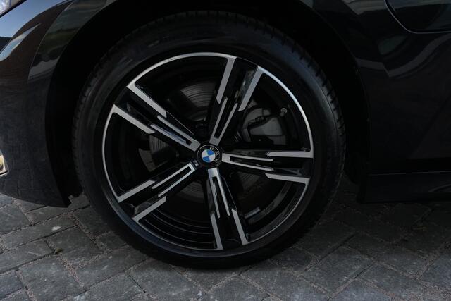 BMW 3-SERIE 330e M Sport High Executive 292pk Navigatie/HUD/360Camera