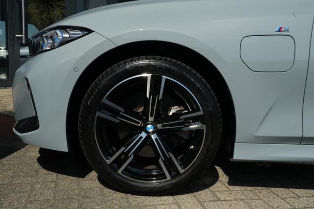 BMW 3-SERIE 330e M Sport High Executive 292pk Navigatie/HUD/360Camera