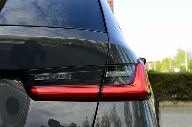 BMW 3-SERIE Touring 320i M-Sport Rijklaarprijs-Garantie Panorama dak trekhaak Sport interieur Led Camera