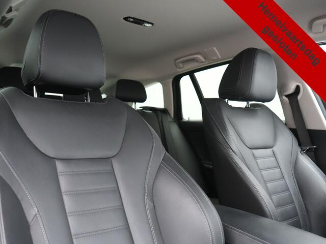 BMW 3-SERIE Touring 330e xDrive 292pk Dealer O.H. PHEV | Cruise Control | Camera | Lederen Sportstoelen Verwarmd | Apple Carplay | Blis | Park Assistant | Navigatie | DAB | Virtual | 18''L.M. | Plug In Hybrid |