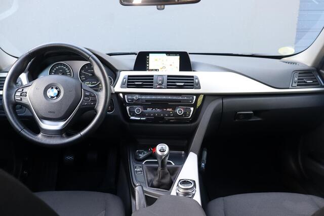BMW 3-SERIE Touring 320d EDE | Navigatie | Climate control | PDC achter | Bluetooth | Cruise control
