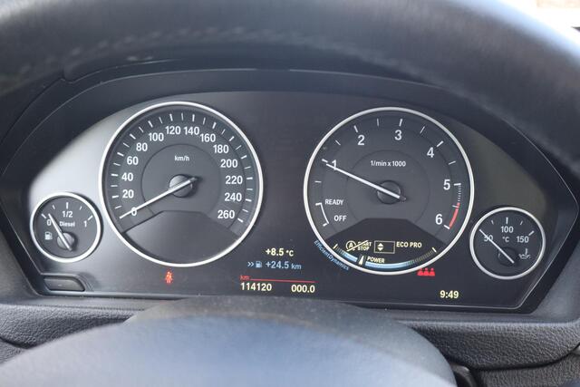 BMW 3-SERIE Touring 320d EDE | Navigatie | Climate control | PDC achter | Bluetooth | Cruise control