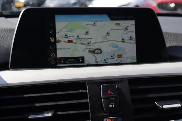 BMW 3-SERIE Touring 320d EDE | Navigatie | Climate control | PDC achter | Bluetooth | Cruise control