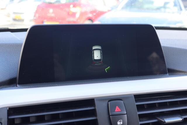 BMW 3-SERIE Touring 320d EDE | Navigatie | Climate control | PDC achter | Bluetooth | Cruise control